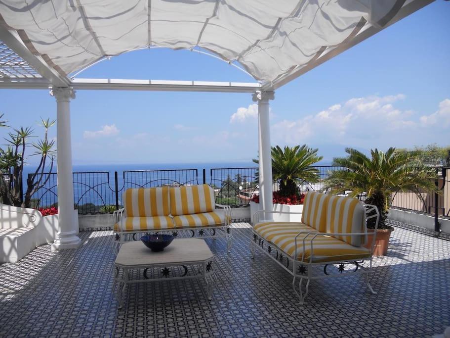 La Casa Di Giorgina Apartment Sorrento Bagian luar foto