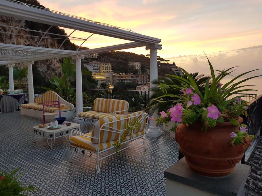 La Casa Di Giorgina Apartment Sorrento Bagian luar foto