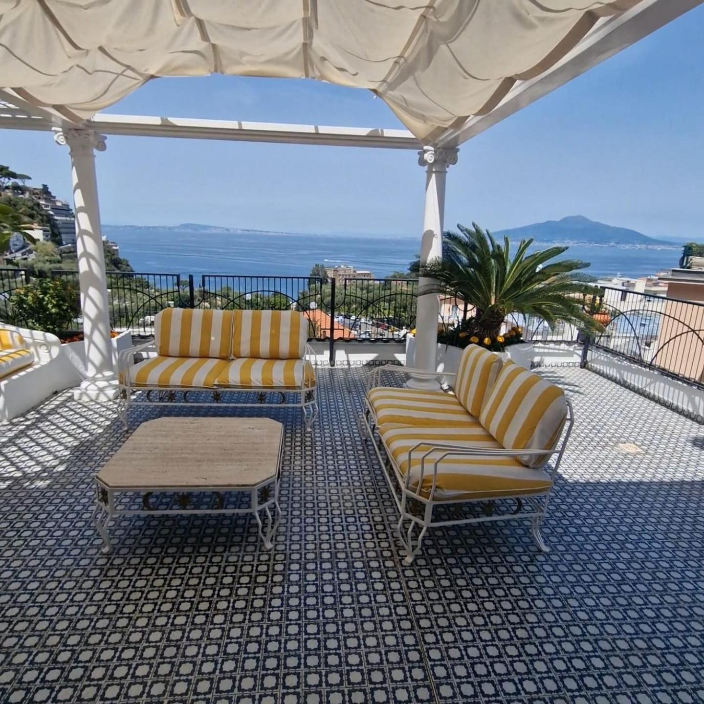 La Casa Di Giorgina Apartment Sorrento Bagian luar foto